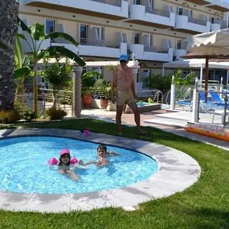 Astron Hotel 3*