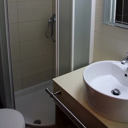 Astron Hotel 3*