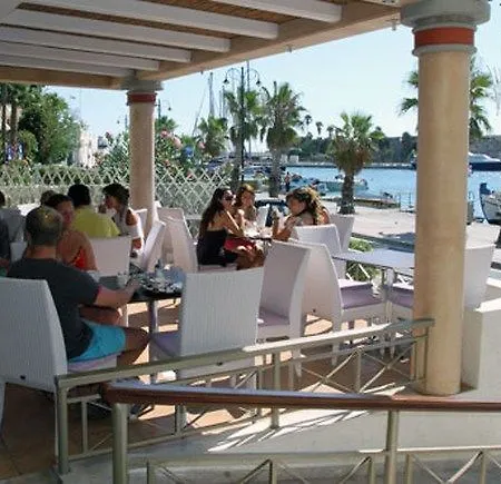 Hotel Astron