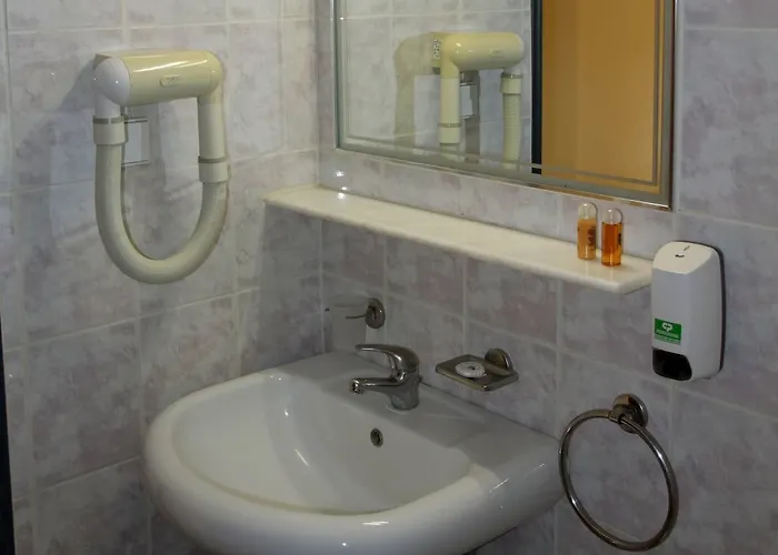 埃斯特仑酒店 3* 科斯镇